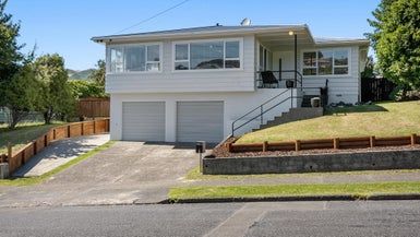  at 1 Pembroke Street, Tawa, Wellington