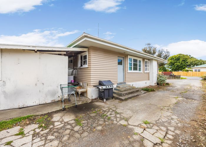  at 329 Massey Road, Māngere East, Auckland