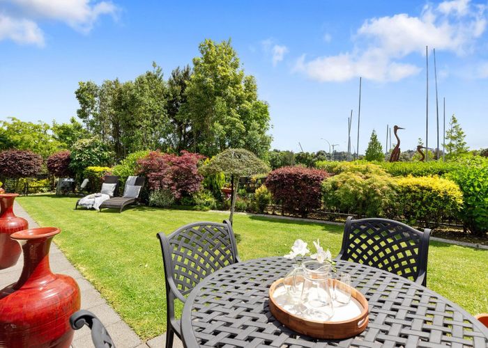  at 33 Bridgewater Way, Pyes Pa, Tauranga