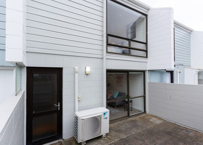  at 21/4 Dr Taylor Terrace, Johnsonville, Wellington
