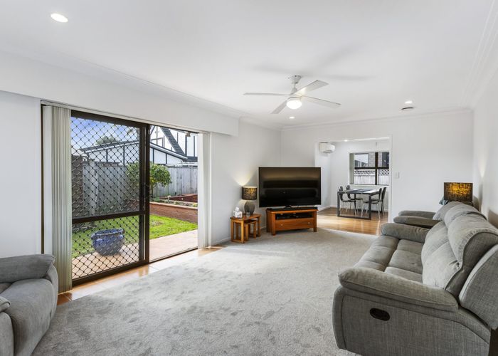  at 2/14 Paton Avenue, Papatoetoe, Auckland