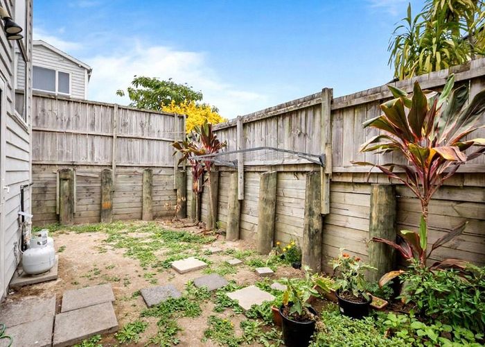  at 6 Kanga Lane, Manurewa, Manukau City, Auckland