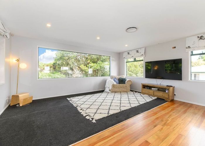  at 220 Glengarry Rd, Oratia, Waitakere City, Auckland