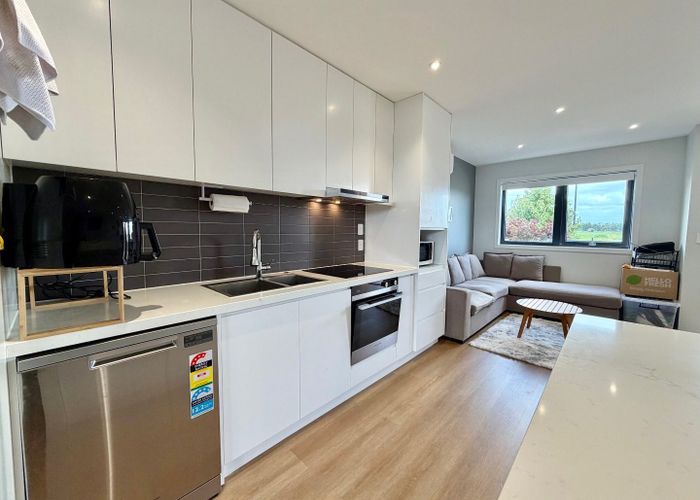  at 39 Otuwairoa Esplanade, Papakura, Papakura, Auckland