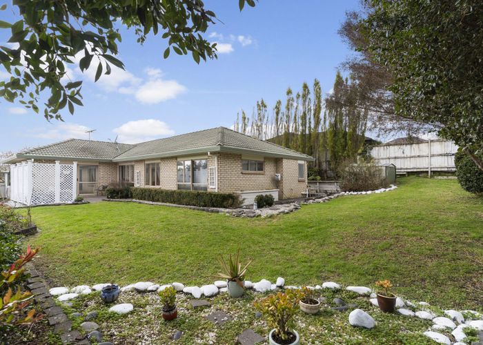  at 28 Brittany Drive, Henderson, Waitakere City, Auckland