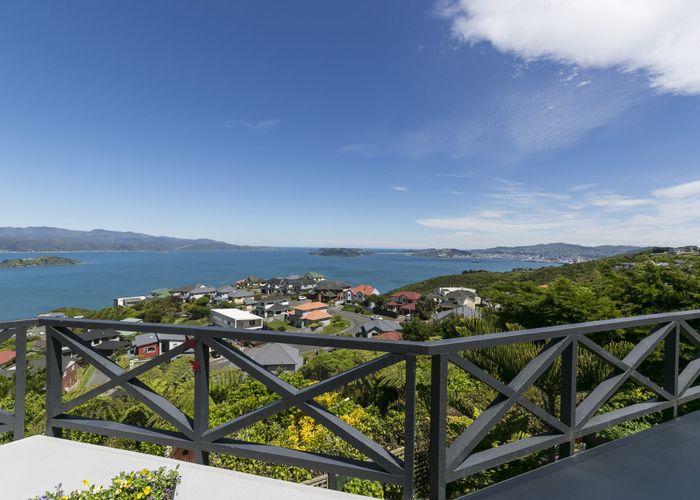  at 28 Sunhaven Drive, Newlands, Wellington