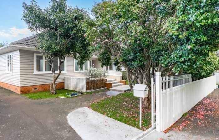  at 4 Grand Drive, Remuera, Auckland