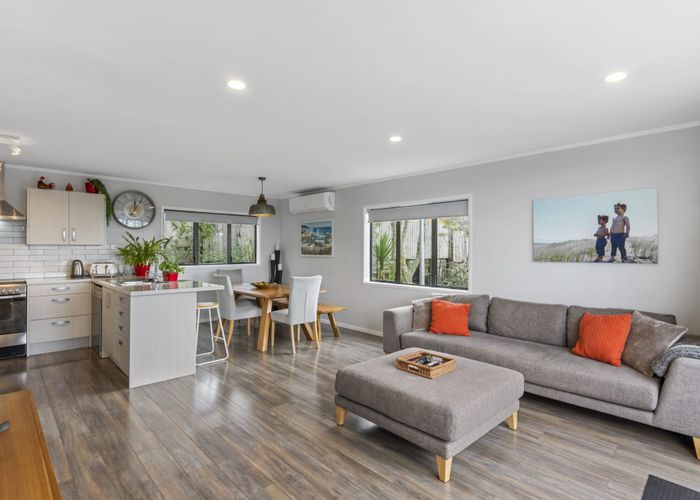  at 2/8 Flynn Street, Birkdale, Auckland