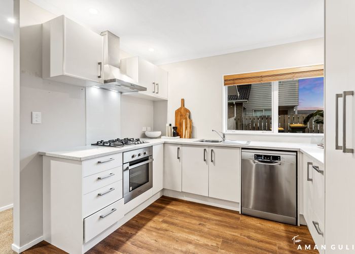  at 19 Waitoro Lane, Henderson, Auckland