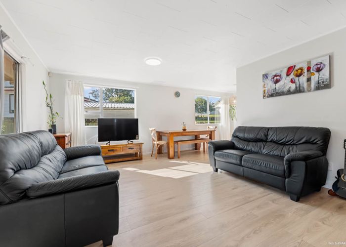  at 14 Ballial Place, West Harbour, Auckland