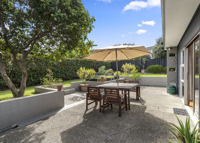  at 13  James Evans Drive, Northcote, North Shore City, Auckland