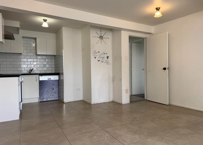  at 17A Hewlett Road, Massey, Waitakere City, Auckland