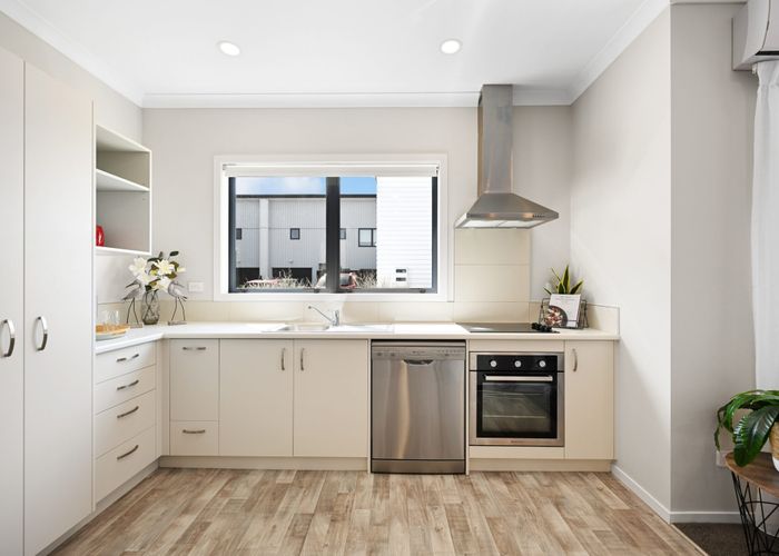  at 1/2 Lambert Court, Glenview, Hamilton