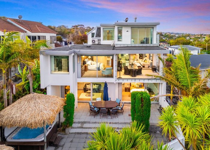  at 11 Hoskins Avenue, Hillsborough, Auckland City, Auckland