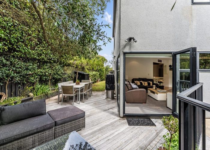  at 2/27 Martin Avenue, Remuera, Auckland City, Auckland