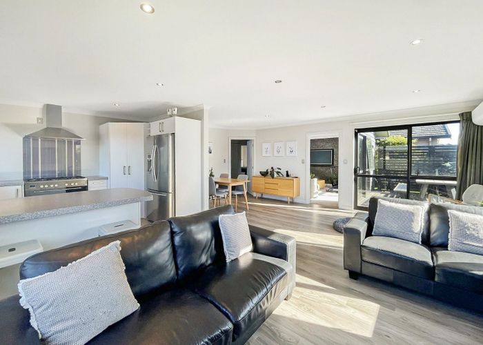  at 33 Rosalie Terrace, Kelvin Grove, Palmerston North