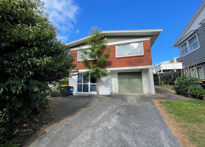  at 11 Kathleen Street, Totara Vale, Auckland