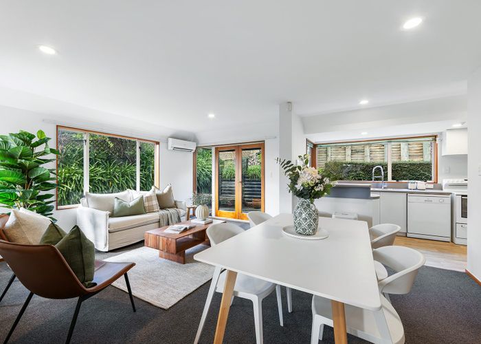  at 2/118 Centaurus Road, Huntsbury, Christchurch City, Canterbury