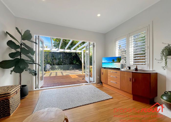  at 7A Raleigh Road, Northcote, North Shore City, Auckland