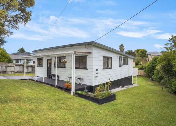 at 114 Colwill Road, Massey, Auckland