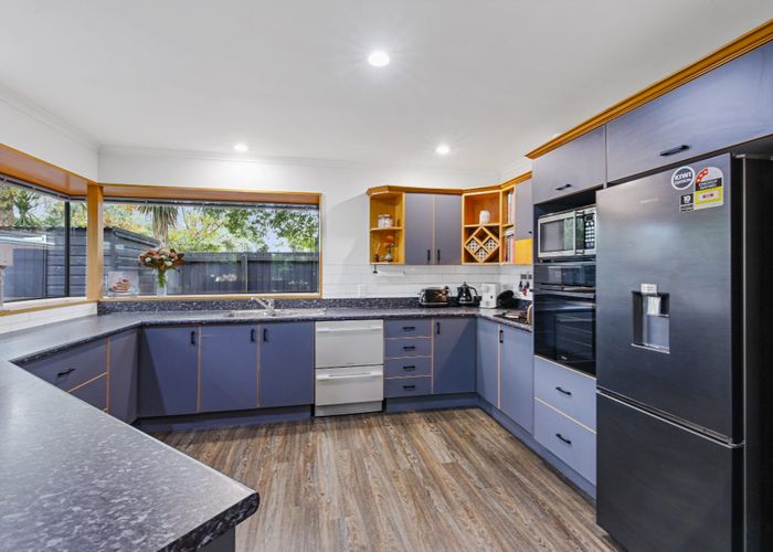  at 24 Eders Road, Woodend, Woodend