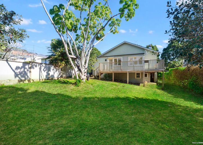  at 16 Lake Road, Devonport, Auckland