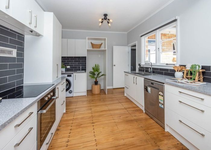  at 3 Brooklyn Road, Claudelands, Hamilton