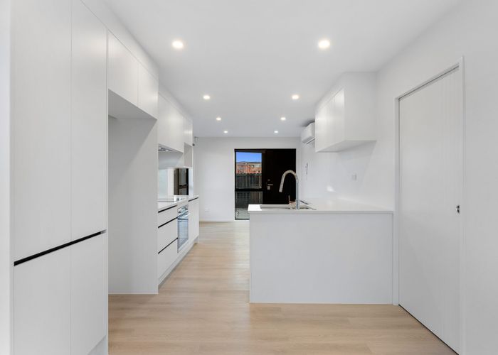 at 27E Von Sturmer Street, Mangere East, Manukau City, Auckland