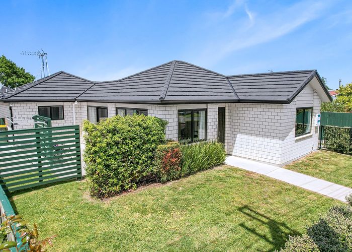  at 1/5 Mahana Road, St Andrews, Hamilton