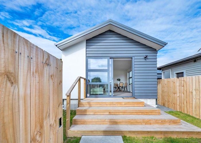  at 18 Matlock Street, Woolston, Christchurch City, Canterbury