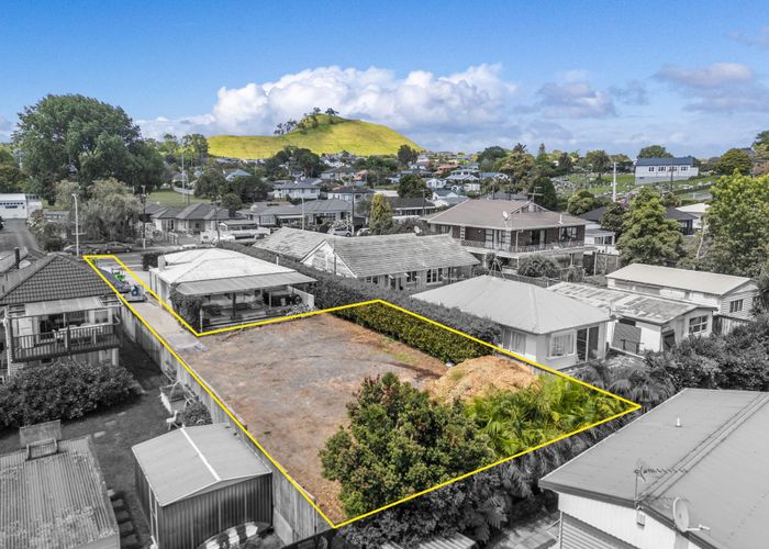  at 12 Church Road, Mangere Bridge, Manukau City, Auckland