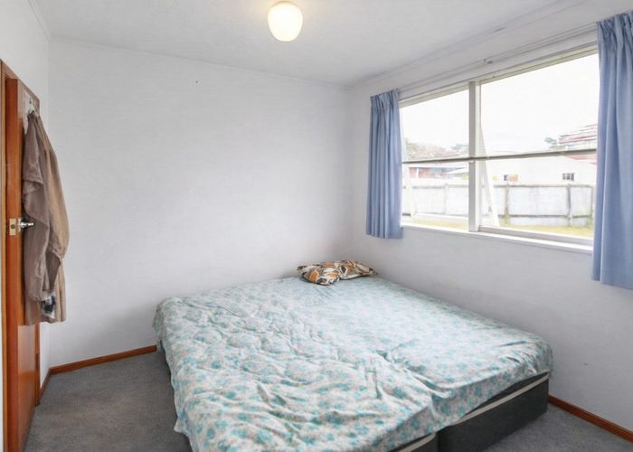  at 4 Clendon Place, Manurewa, Manukau City, Auckland