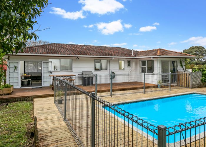 Free property data for 6 Verena Place, Green Bay, Auckland homes.co.nz