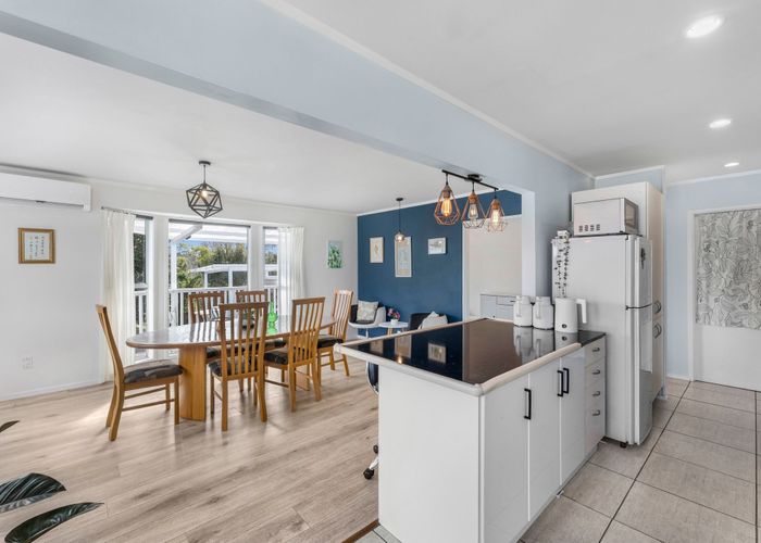  at 8 Houston Place, Bayview, North Shore City, Auckland