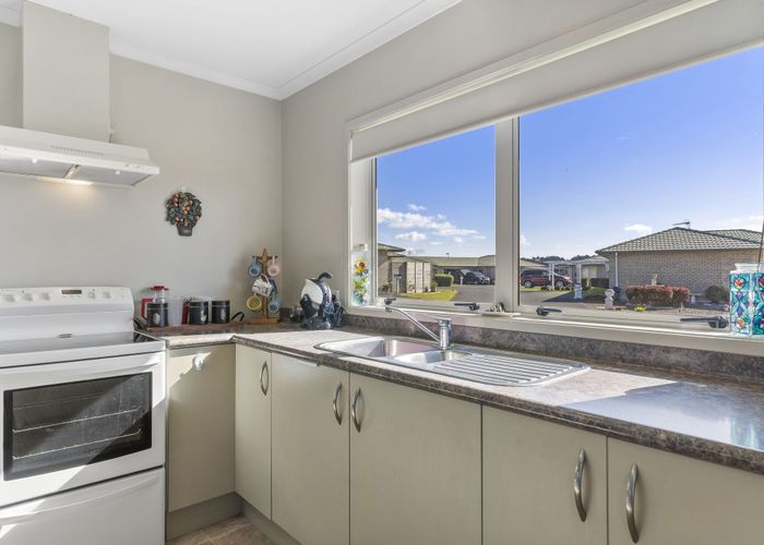  at 1/8 Village Place, Tuakau, Franklin, Auckland