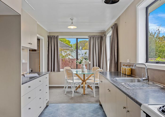  at 32 Bateman Avenue, Bryndwr, Christchurch City, Canterbury