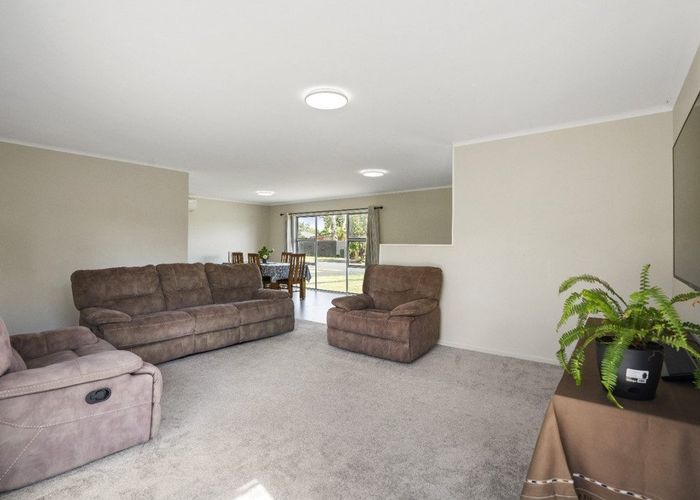  at 7 Glengowan Place, Conifer Grove, Takanini