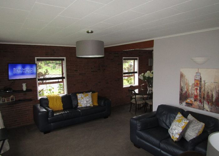  at 4/13 Alberta Street, Acacia Bay, Taupo