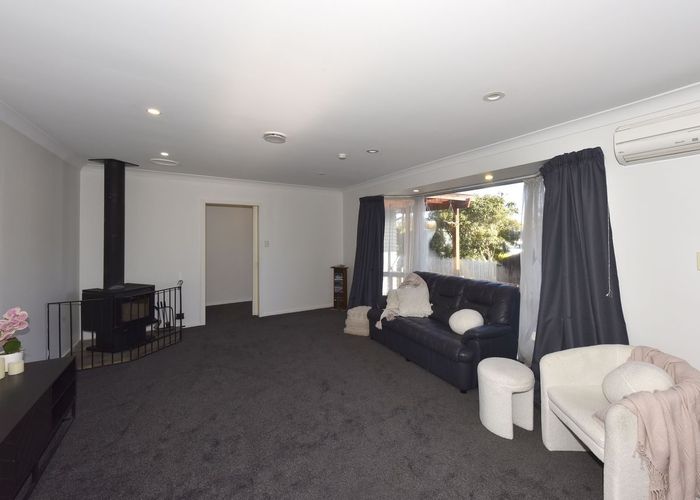 at 24 Woodbury Street, Avonhead, Christchurch City, Canterbury