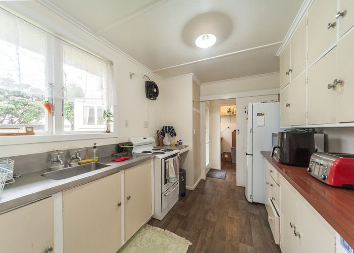  at 52 Braithwaite Street, Karori, Wellington, Wellington