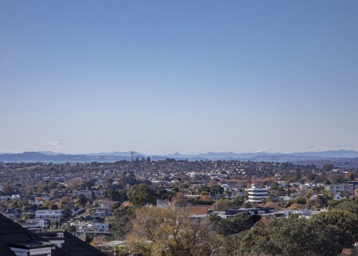  at 19 Market Road, Remuera, Auckland