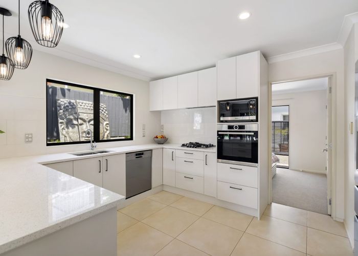  at 8A Lupetti Rise, West Harbour, Auckland