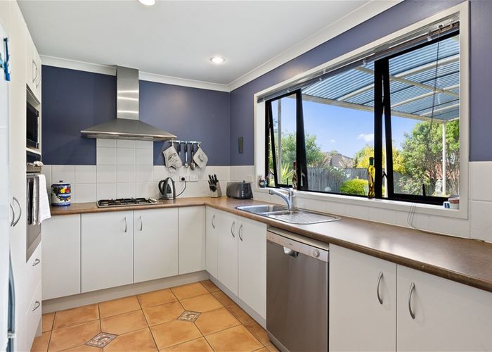  at 34 Fleetwood Drive, Henderson, Auckland