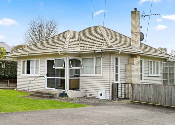  at 17 Sillary Street, Hamilton East, Hamilton, Waikato