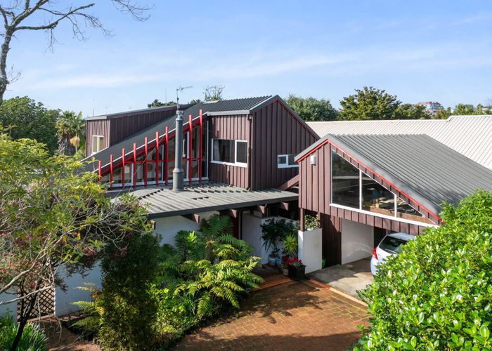  at 18 Miraka Place, Birkenhead, North Shore City, Auckland