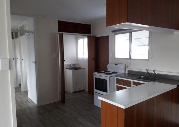  at 12 Concord Place, Glen Innes, Auckland