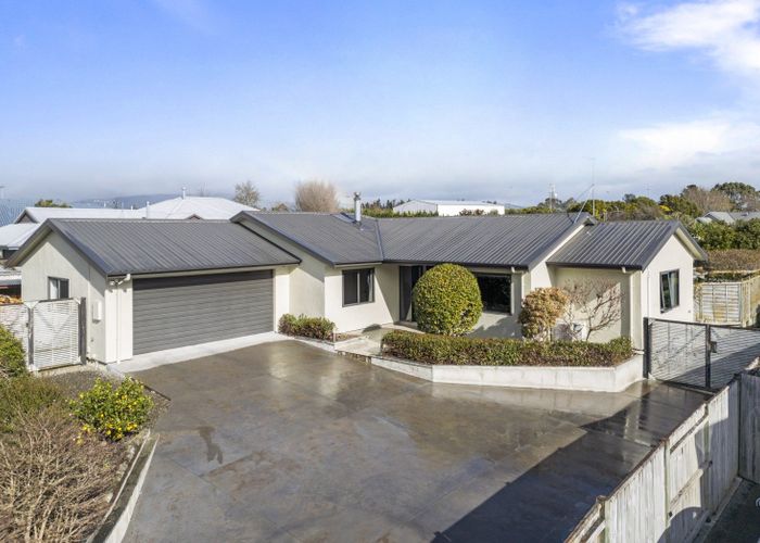  at 11 Silkwood Place, Fitzherbert, Palmerston North