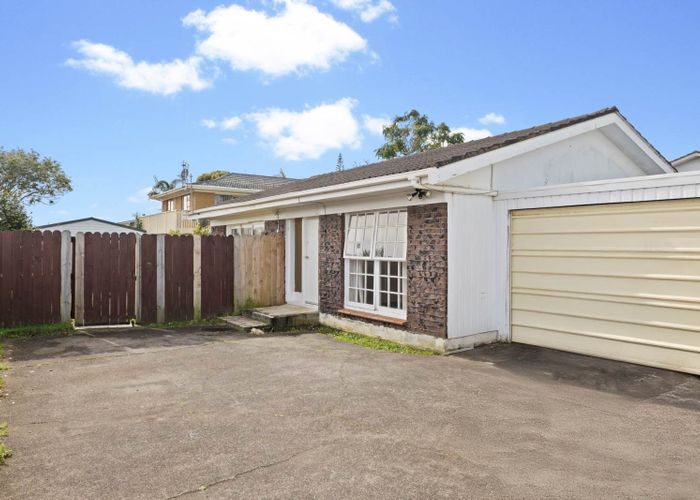  at 2/12 Booker Place, Weymouth, Manukau City, Auckland