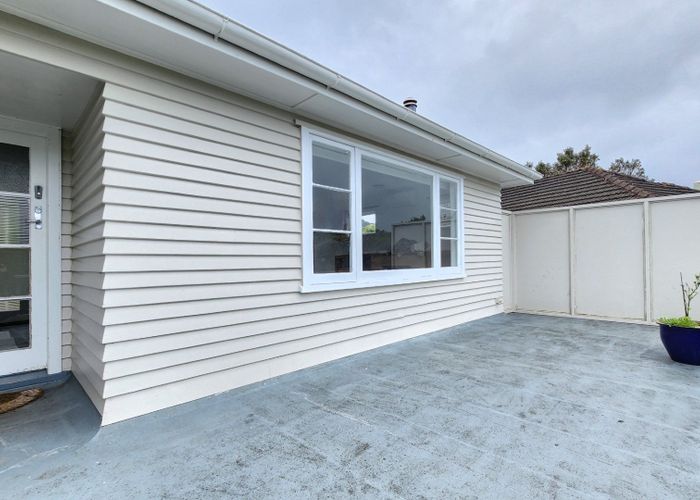  at 8  Spenmoor Street, Newlands, Wellington, Wellington