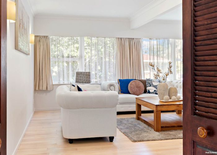  at 6 Pennycook Place, Sunnyhills, Auckland